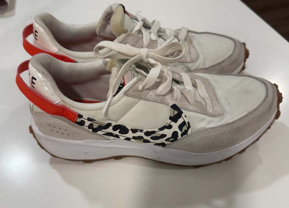 Nike Waffle Debut White Orange Leopard Swoosh DZ5201-100 Womens Size 6.5